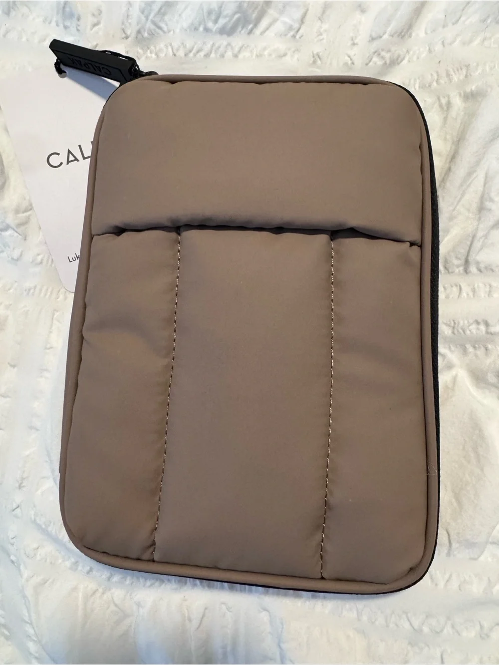 NWT Calpak Luka Zip Passport Wallet in Tan - Picture 4 of 5